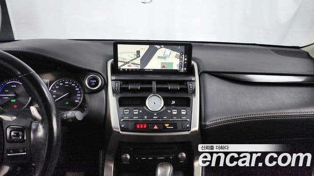 Lexus NX300h Supreme, 2018 14