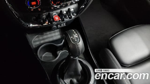 Mini Cooper 클럽맨 2세대, 2016 9
