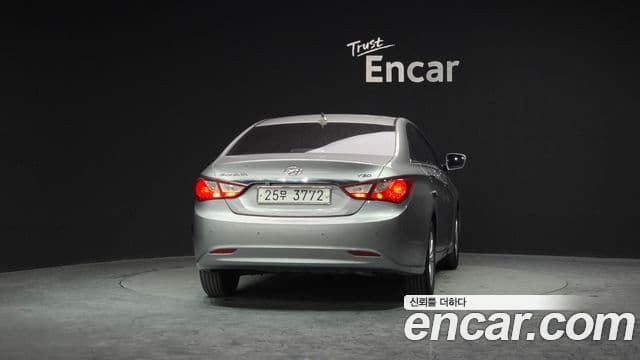 Hyundai YF Sonata LPI top, 2012 4