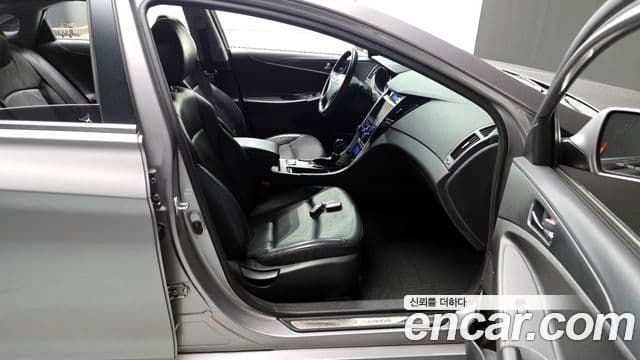 Hyundai YF Sonata LPI top, 2012 11