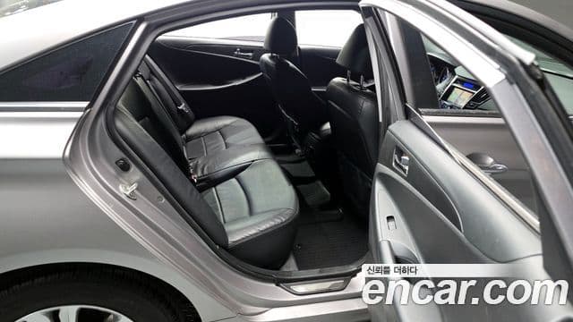 Hyundai YF Sonata LPI top, 2012 12
