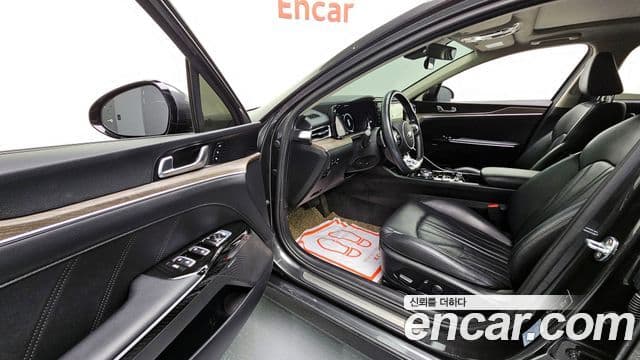 Kia K5 3세대 Signature, 2021 10
