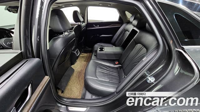Kia K5 3세대 Signature, 2021 11