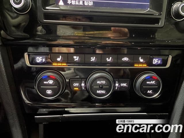 Volkswagen Гольф 7세대, 2015 12