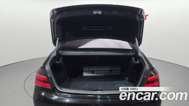 Genesis G90 Luxury, 2019 20