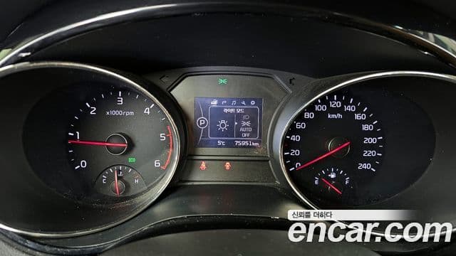 Kia All New Carnival 9인승 High Limousine(компания по спецнадстройкам), 2016 8