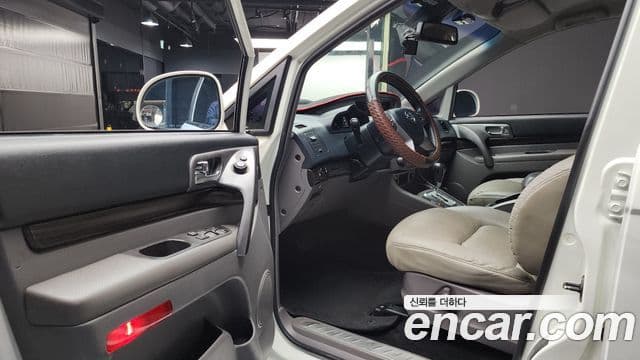 KG모빌리티(SsangYong) Korando 투리스모 4WD outdoor Edition 9인승, 2016 10