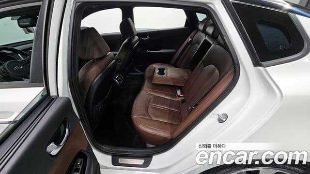Kia K5 2세대 Signature, 2017 11