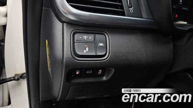 Kia K5 2세대 Signature, 2017 14