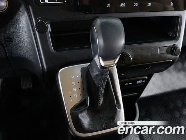 Hyundai Staria Modern, 2023 10