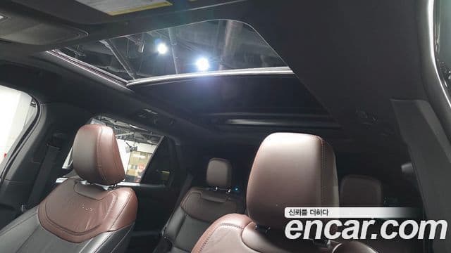 Ford Explorer 6세대 3.0 Platinum 4WD, 2022 19