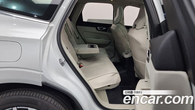 Volvo XC60 2세대 T8 Ultra Bright, 2026 12