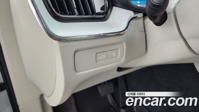 Volvo XC60 2세대 T8 Ultra Bright, 2026 14