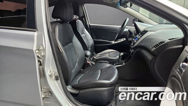 Hyundai Accent(новый кузов / новое поколение) Premier, 2012 10