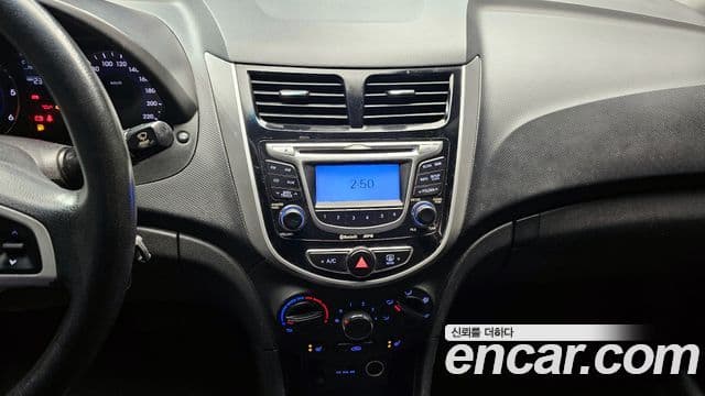 Hyundai Accent(новый кузов / новое поколение) Premier, 2012 15