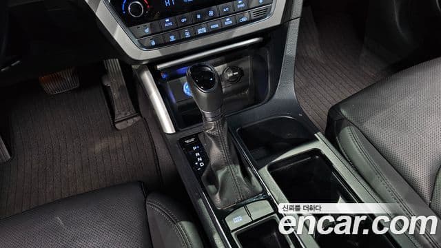 Hyundai LF Sonata гибрид Modern, 2016 9