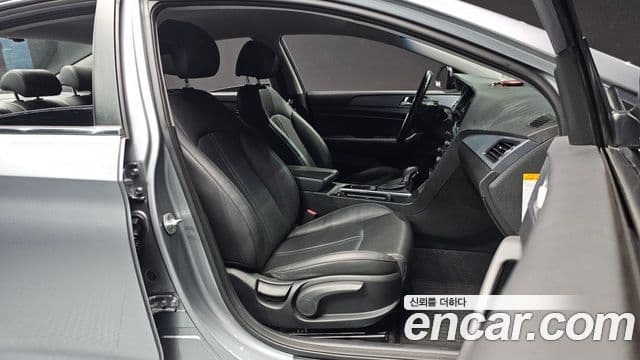 Hyundai LF Sonata гибрид Modern, 2016 10