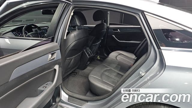 Hyundai LF Sonata гибрид Modern, 2016 12