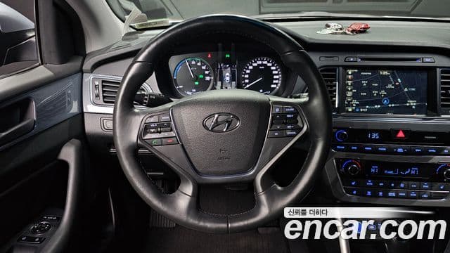 Hyundai LF Sonata гибрид Modern, 2016 13