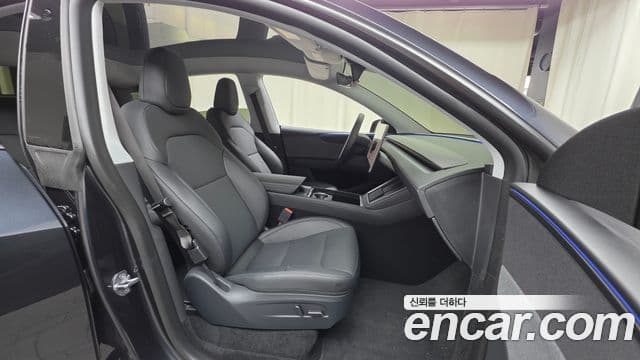 Tesla модель Y, 2025 10