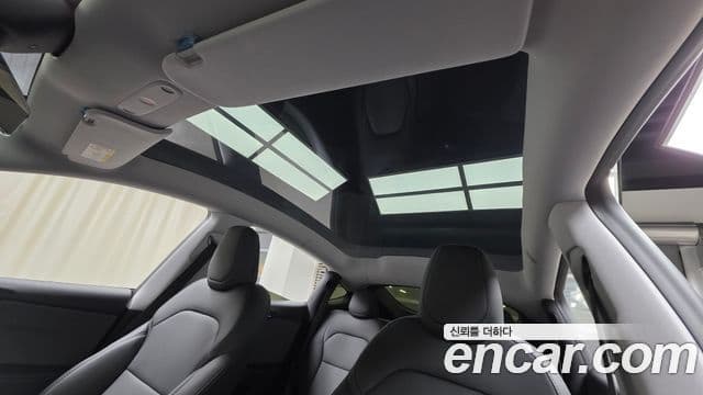 Tesla модель Y, 2025 11