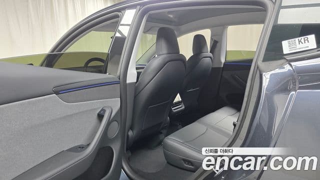 Tesla модель Y, 2025 17