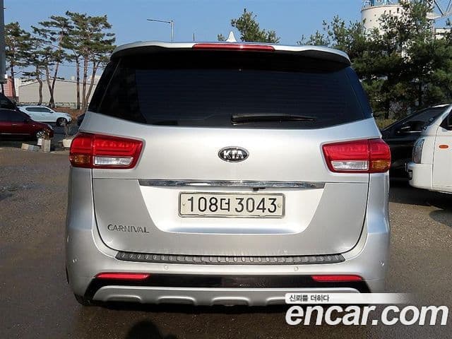 Kia All New Carnival Luxury, 2016 4