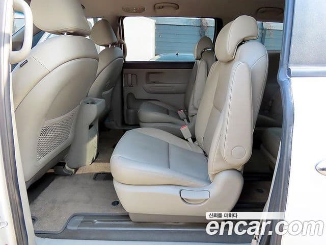 Kia All New Carnival Luxury, 2016 6