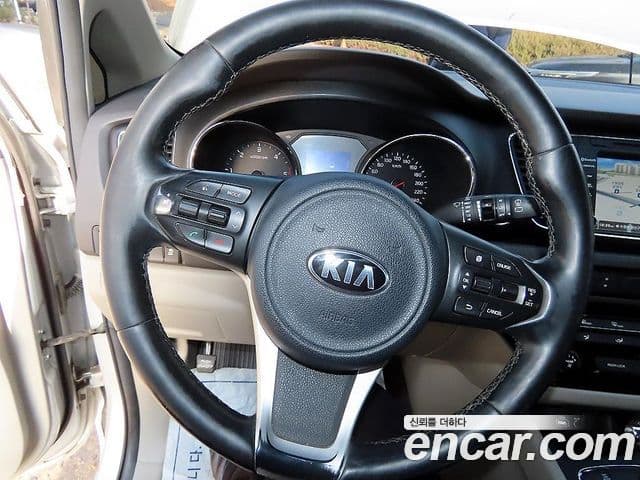 Kia All New Carnival Luxury, 2016 9