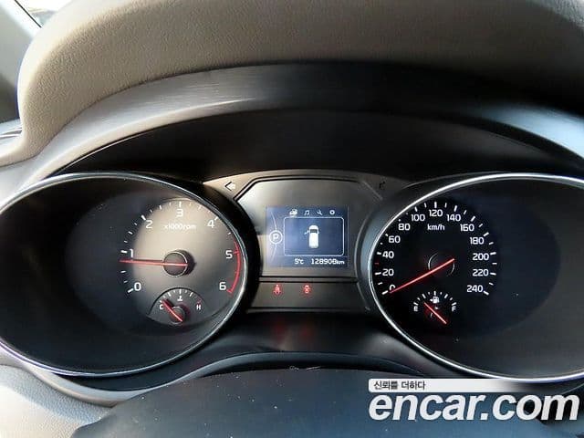 Kia All New Carnival Luxury, 2016 10