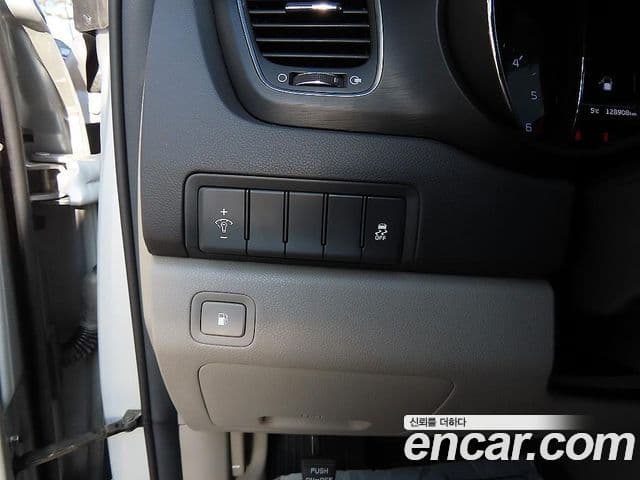 Kia All New Carnival Luxury, 2016 13
