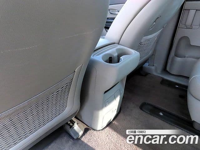Kia All New Carnival Luxury, 2016 17