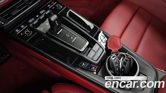 Porsche 911 (992) Carrera 4 GTS кабриолет, 2025 9