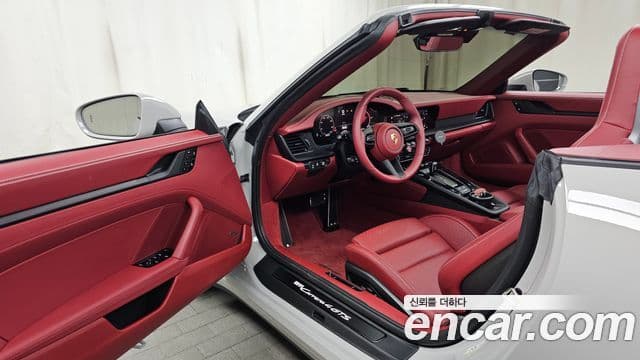 Porsche 911 (992) Carrera 4 GTS кабриолет, 2025 10
