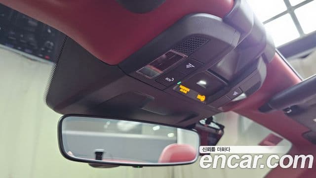 Porsche 911 (992) Carrera 4 GTS кабриолет, 2025 17