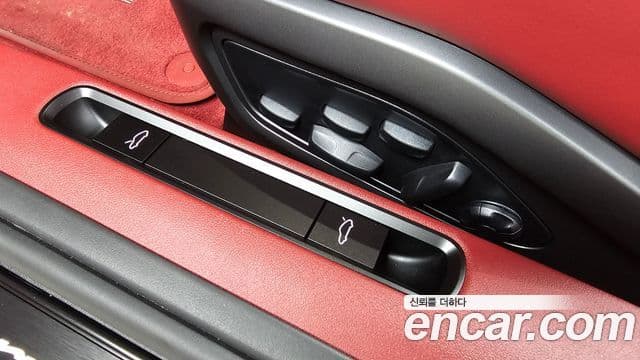 Porsche 911 (992) Carrera 4 GTS кабриолет, 2025 19