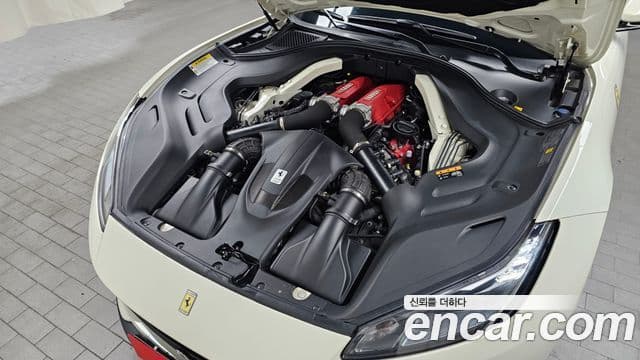 Ferrari 포르토피노 3.9 V8, 2019 6