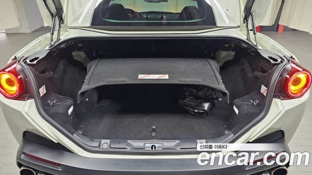 Ferrari 포르토피노 3.9 V8, 2019 20