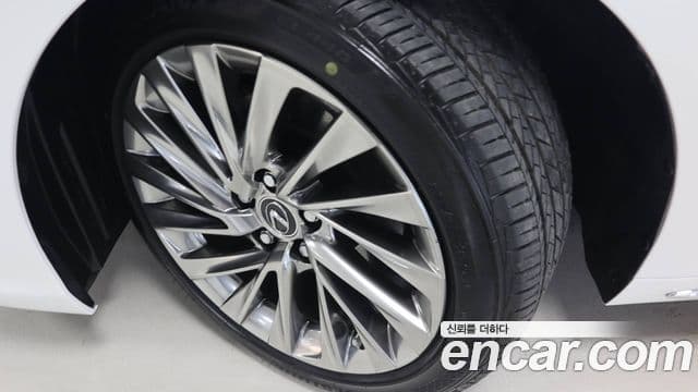 Lexus ES300h 7세대 Executive, 2026 все фото