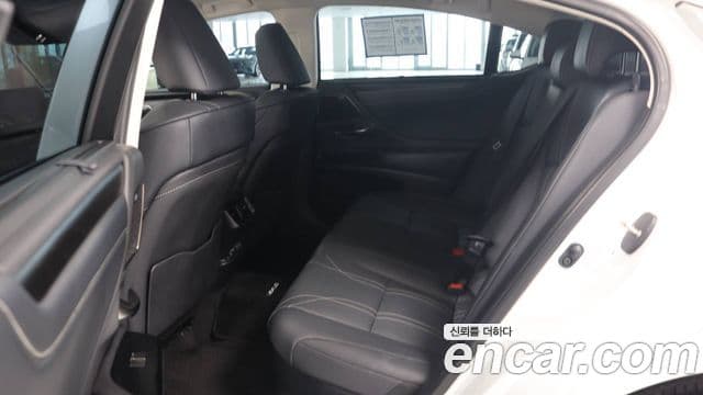 Lexus ES300h 7세대 Executive, 2026 10