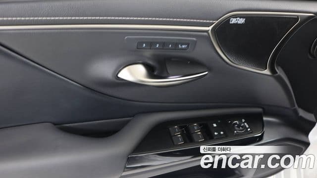 Lexus ES300h 7세대 Executive, 2026 12