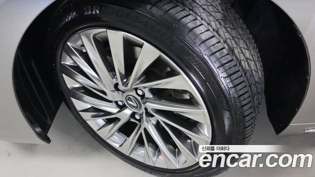 Lexus ES300h 7세대 Luxury Plus, 2026 все фото