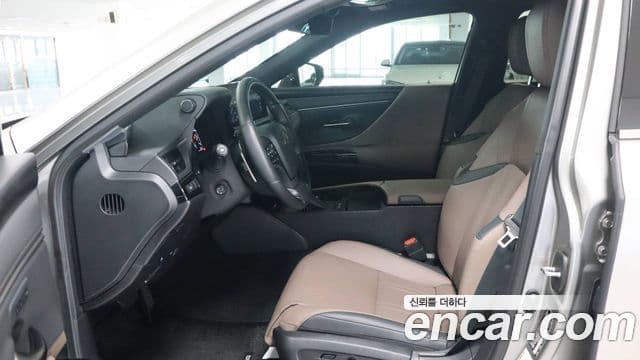 Lexus ES300h 7세대 Luxury Plus, 2026 9