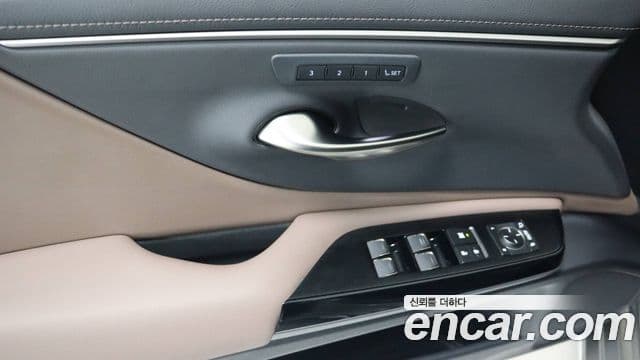 Lexus ES300h 7세대 Luxury Plus, 2026 12