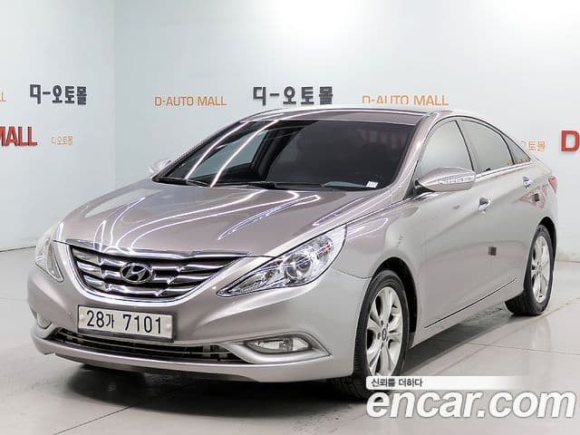 Hyundai YF Sonata Premier, 2011 1