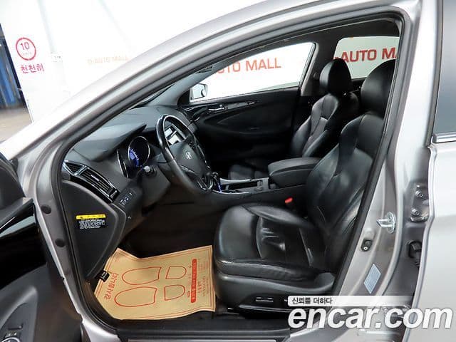 Hyundai YF Sonata Premier, 2011 6