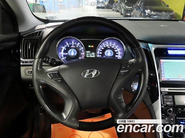 Hyundai YF Sonata Premier, 2011 10