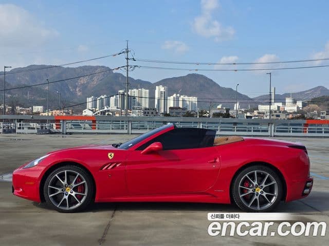 Ferrari 캘리포니아 4.3 V8, 2010 3