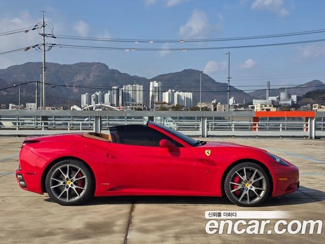 Ferrari 캘리포니아 4.3 V8, 2010 4