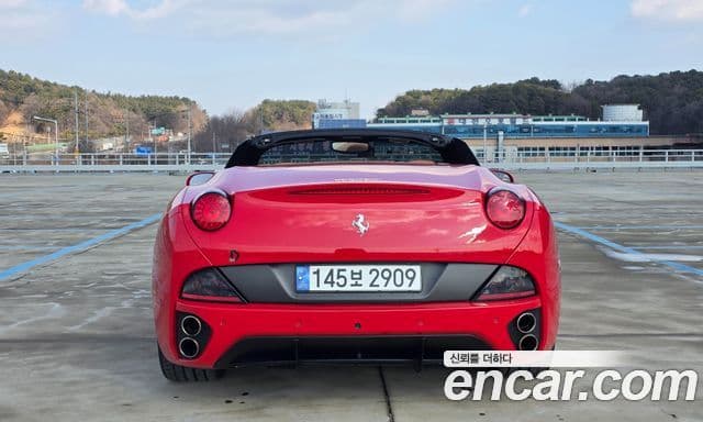 Ferrari 캘리포니아 4.3 V8, 2010 6
